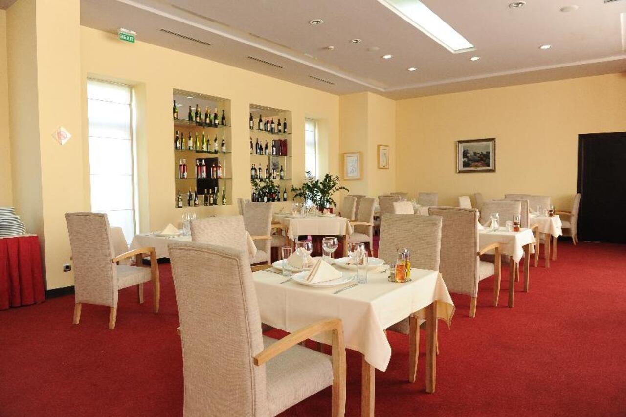 City Hotel Подгорица Экстерьер фото
