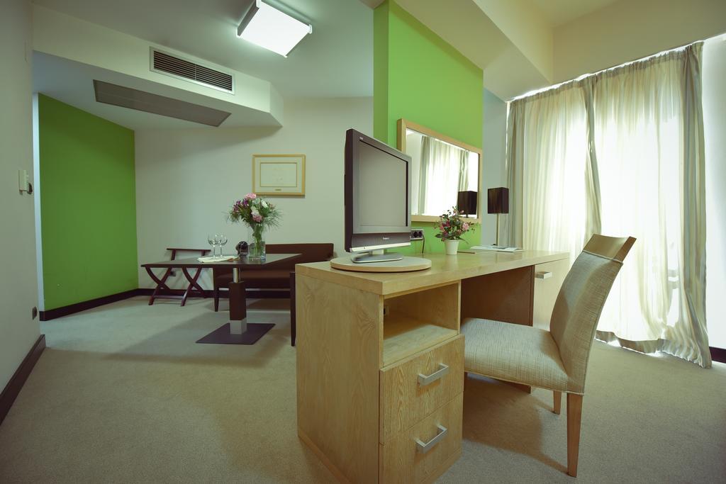 City Hotel Подгорица Экстерьер фото