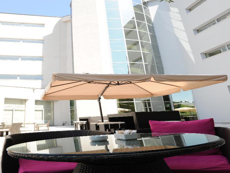 City Hotel Подгорица Экстерьер фото