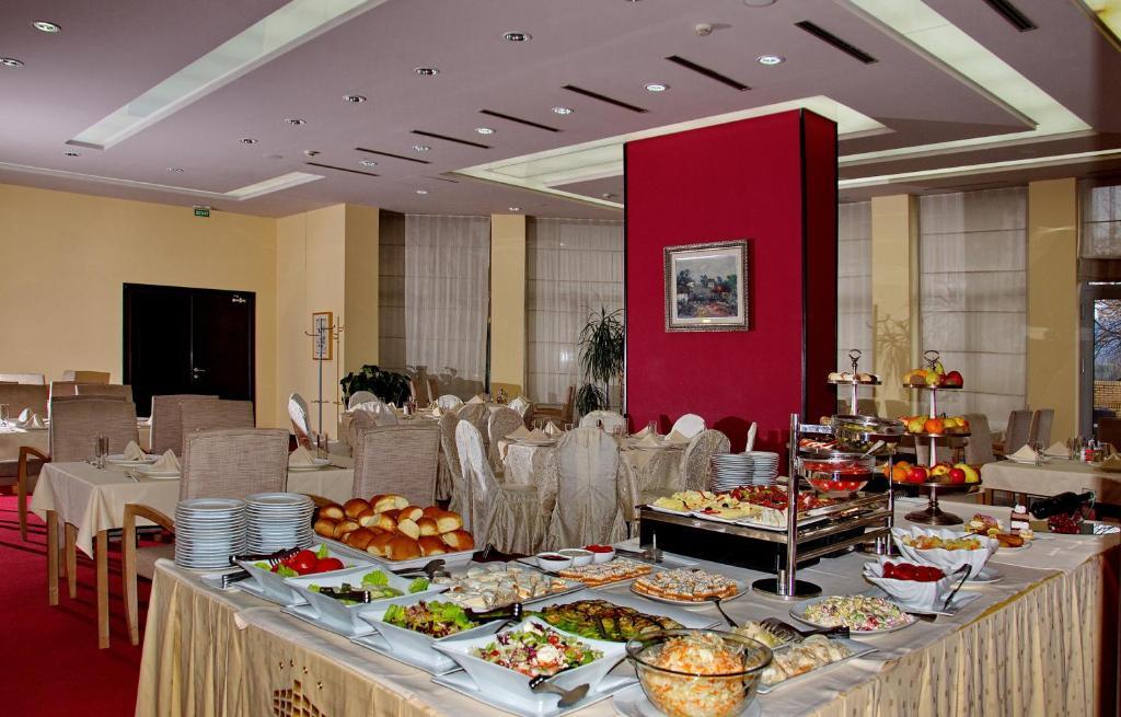 City Hotel Подгорица Экстерьер фото